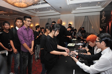 Nhóm Okamoto’s cũng nhận được sự quan tâm của các fan tại Hà Nội