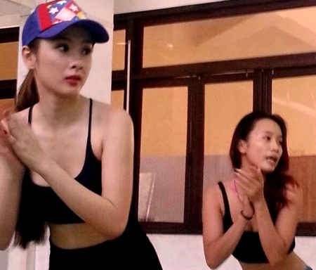 Angela Phương Trinh vẫn tập luyện chuẩn bị cho đêm diễn.