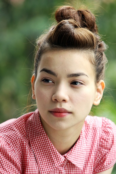 “Hoa cỏ may” sẽ có phần II sau hơn 10 năm phát sóng - 3 Hồ Ngọc Hà hiện tại. Rất cỏ thể, do quá bận rộn, Hồ Ngọc Hà