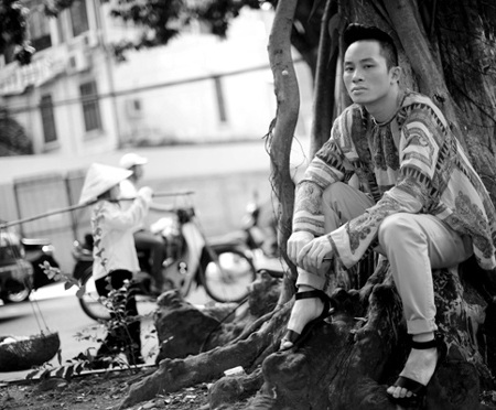 Ca sĩ Tùng Dương: Làm sao sống được bằng nước lã + khí trời?  - 1 Ca sĩ Tùng Dương: Làm sao sống được bằng nước lã + khí trời?