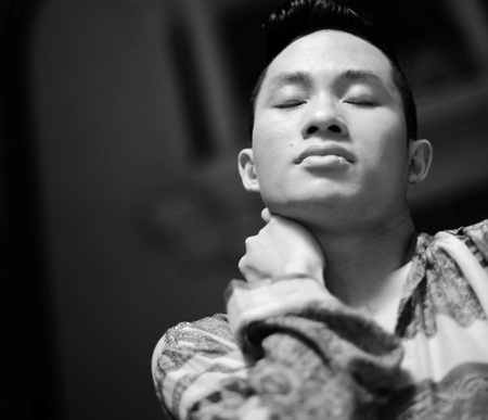 Ca sĩ Tùng Dương: Làm sao sống được bằng nước lã + khí trời?  - 5 Vẫn… “sạch”, và cố gắng để… “sạch”