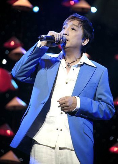 Hé lộ giá “cát xê” cao ngất ngưởng của ca sĩ hải ngoại