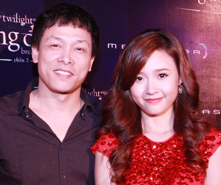 Sao Việt náo nức cùng Hừng đông - 8 Gần đây, Midu luôn xuất hiện cùng đạo diễn Ngô Quang Hải