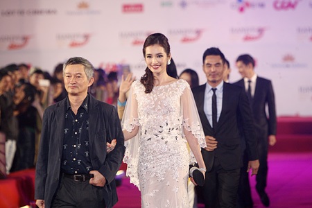 Đoàn làm phim Đam mê do đạo diễn Phi Tiến Sơn dẫn đầu