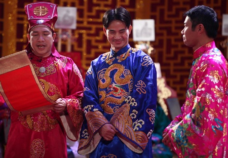 Táo Dân sinh và Táo Văn-Thể báo cáo cùng Ngọc hoàng và Nam Tào