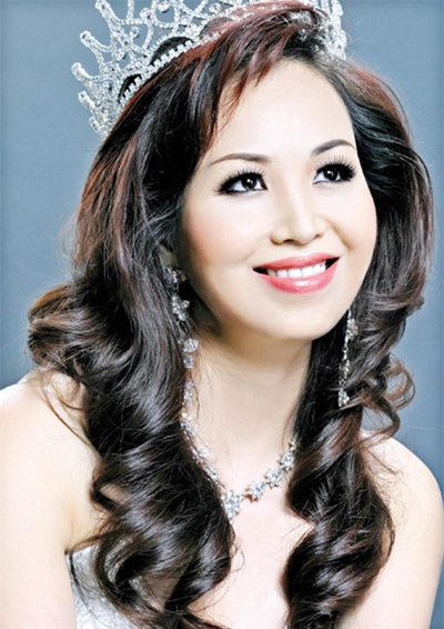 Hoa hậu Nguyễn Diệu Hoa: Hồng nhan mà không bạc phận - 1 Hoa hậu Nguyễn Diệu Hoa: Hồng nhan mà không bạc phận
