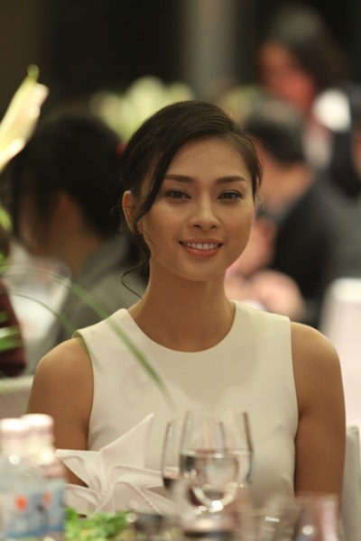 Song Seung Heon, Kim Tae Hee làm từ thiện cùng sao Việt - 13