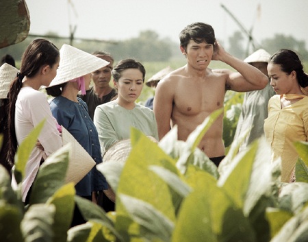 Ngọc Tình vào vai một lực điền hiền lành, chất phác tên Xòn