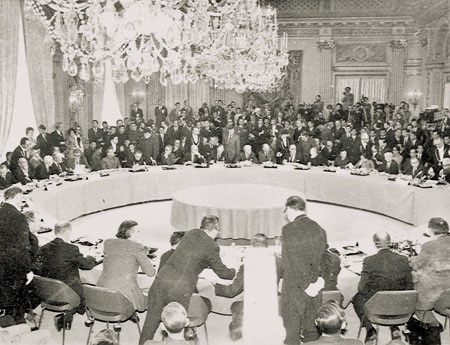 Những bức ảnh quý giá về Hiệp định Paris năm 1973 - 5 Toàn cảnh Hội nghị Paris về chấm dứt chiến tranh tại Việt Nam