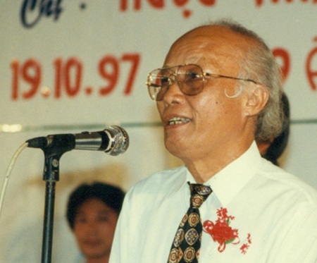 Nhạc sĩ Hoàng Hiệp qua đời - 1 Nhạc sĩ Hoàng Hiệp năm 1997 trong ngày cưới của ca sĩ Ngọc Ánh.