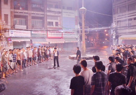 Chợ Lớn biến thành… phim trường - 2 Những cảnh quay tại phim trường chợ Lớn