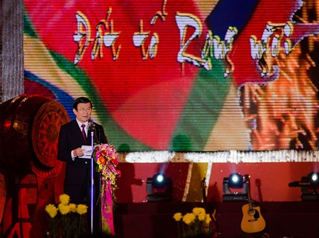 Kiều bào xúc động với “Gần lắm Trường Sa” - 1 Chủ tịch nước Trương Tấn Sang tới dự