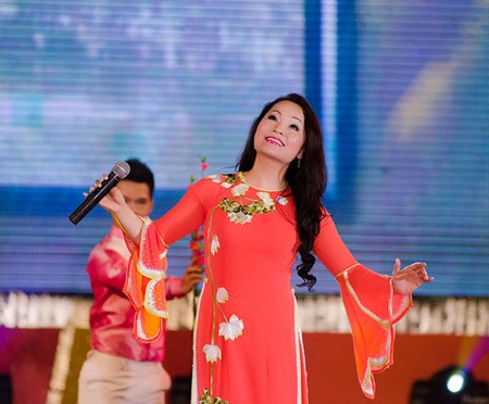 Kiều bào xúc động với “Gần lắm Trường Sa” - 5 A.V