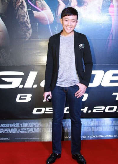 Tại buổi ra mắt phim Biệt đội báo thù ở Sài Gòn, còn có sự tham gia của MC Trấn Thành