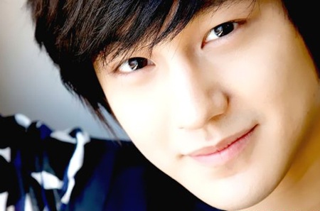“Hotboy” của màn ảnh Hàn Quốc- Kim Bum đến Việt Nam - 1 Nam diễn viên Kim Bum