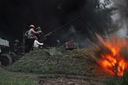 Phim chiến tranh Việt Nam- khốc liệt ở đâu? - 4 Cảnh phim còn mang nặng tính dàn dựng