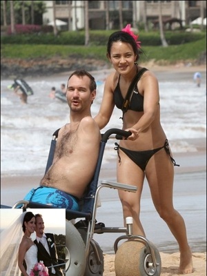 Chuyện tình chàng trai không chân, tay - 1 Nick Vujicic hạnh phúc với người vợ Kanae Miyahara.