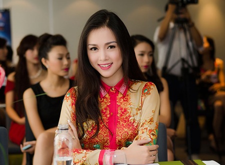 Người đẹp Ngọc Anh là Đại sứ hình ảnh của Nữ hoàng Biển - 2 Ngọc Anh ngày càng xinh đẹp. Cô từng lọt vào top 5- Hoa hậu Việt Nam 2012