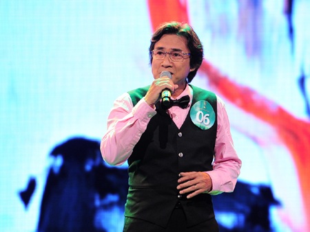 Quý ông chiếm lĩnh sân khấu Tiếng hát mãi xanh