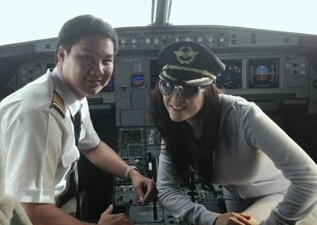 Lý Nhã Kỳ đã tìm mọi cách “cứu” tổ bay khỏi án phạt - 1 Lý Nhã Kỳ chia sẻ, cựu Đại sứ Du lịch rất lấy làm tiếc về sự việc đã xảy ra