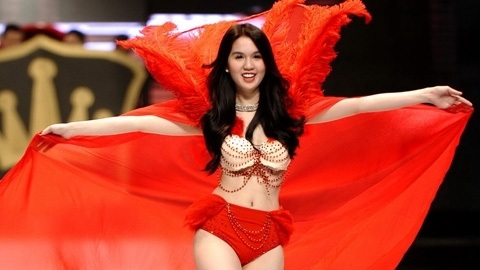 Phạt như đùa, kỷ luật kiểu giơ cao đánh khẽ - 1 Phạt như đùa, kỷ luật kiểu giơ cao đánh khẽ