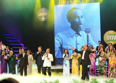 Tiếng hát mãi xanh sâu lắng đêm ôn cố tri tân