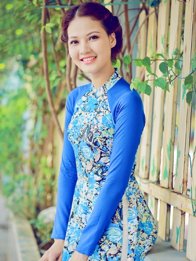 Hoa hậu Trần Thị Quỳnh đẹp nền nã với áo dài - 3 Hào Hoa