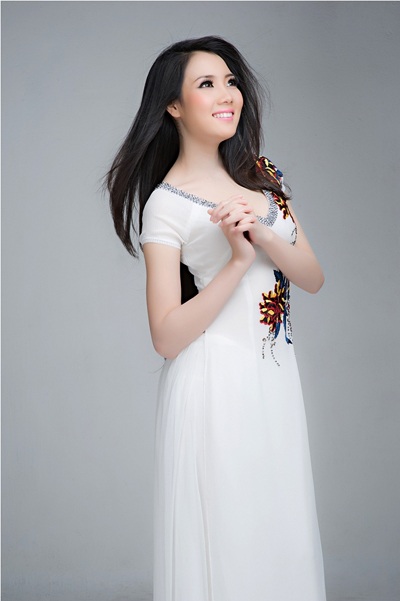 Vợ mới của Ngô Quang Hải “ra mắt” sau lễ cưới - 2 Hào Hoa