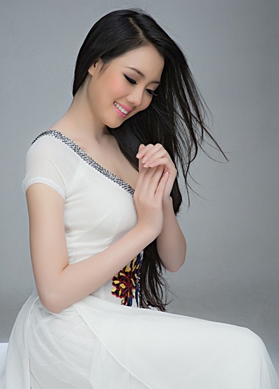 Vợ mới của Ngô Quang Hải “ra mắt” sau lễ cưới - 3 Hào Hoa