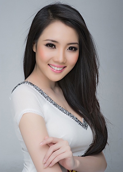 Vợ mới của Ngô Quang Hải “ra mắt” sau lễ cưới - 4 Hào Hoa