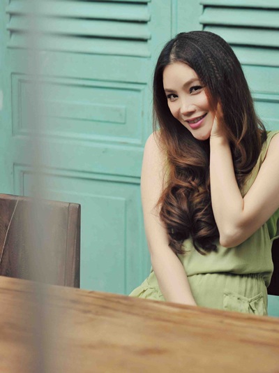 Hồ Quỳnh Hương tĩnh lặng bên cửa sổ - 3 Hào Hoa