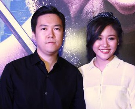 Văn Mai Hương- Lê Hiếu tình tứ đi xem phim