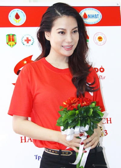Trương Ngọc Ánh vận động hiến máu xuyên Việt - 6 V.A