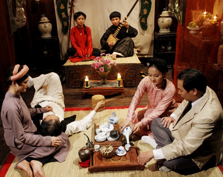 "Xã hội Việt Nam sau một thế kỷ, sự lố lăng vẫn còn nguyên?" - 2 Cảnh trong phim