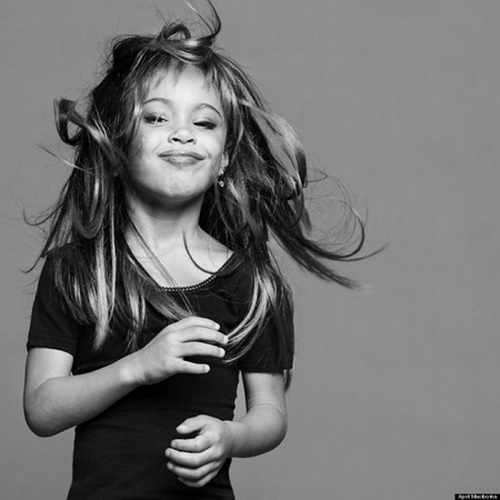 Nữ nghệ sĩ đa tài Tina Turner, người từng đạt 8 giải Grammy. Người mẫu: Ayane.