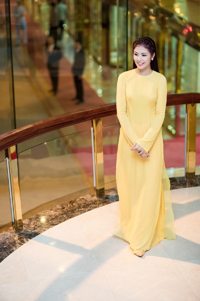 Hoa hậu Ngọc Hân đề cao vẻ đẹp của lòng nhân ái - 4 Hào Hoa
