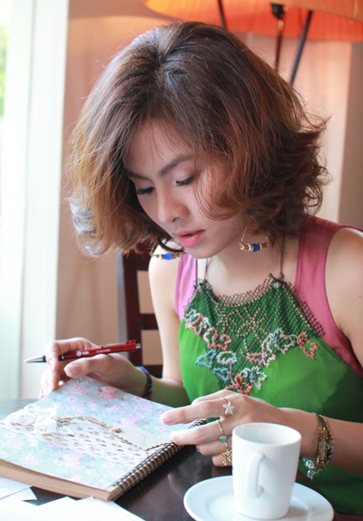 Vân Trang “nóng như lửa” trong vai diễn mới - 9 H.H