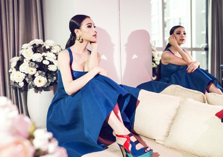 Trà Ngọc Hằng lột xác với hình ảnh… quý bà - 7 Hào Hoa