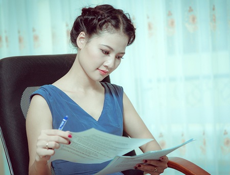 Mẹ chồng của Hoa hậu Thể thao 2007 lo việc nhà để con dâu yên tâm dự thi hoa hậu..