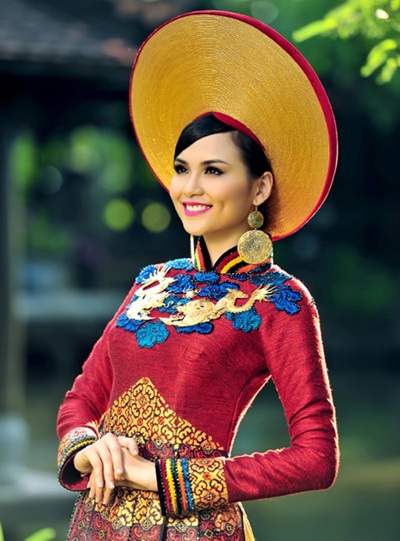 Thiết kế áo dài nếu chỉ chú trọng vẻ bề ngoài- đó sẽ chỉ là vẻ đẹp hời hợt