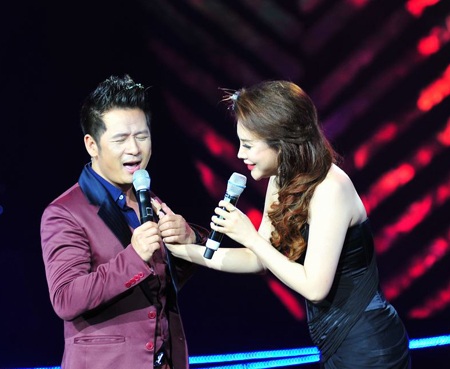 Trọng Tấn trở thành “của độc” trong đêm nhạc Bằng Kiều - 3 Bằng Kiều trong liveshow diễn ra tối qua 2/11 tại Trung tâm Hội nghị Quốc gia Mỹ Đình