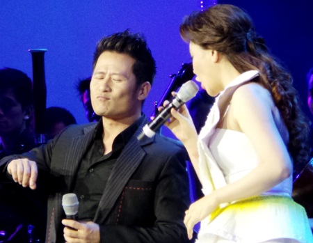 Nghe lại phần song ca độc đáo của Trọng Tấn- Bằng Kiều - 2 Những màn song ca là những phần diễn được đầu tư nhất trong liveshow Impression in Viet Nam
