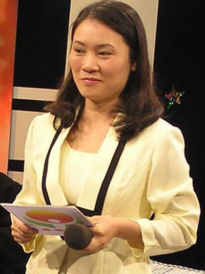 Lỗi “gây bão dư luận” của các MC trên sóng truyền hình 2013 - 6 Yumi Dương gây bão với việc Xin tràng pháo tay cho nạn nhân bão lũ