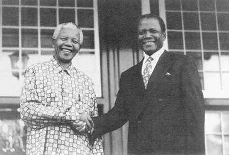 Những bộ phim xúc động về Tổng thống Nelson Mandela - 2 Chân dung cựu tổng thống Nam Phi Nelson Mandela