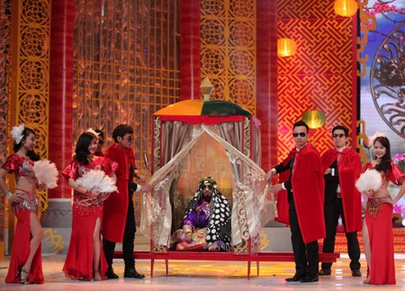 Táo Kinh tế (Quang Thắng) vào chầu với phong cách... trai đẹp bị trục xuất