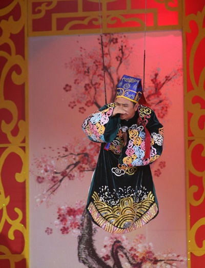 Táo Kinh tế (Quang Thắng) vào chầu với phong cách... trai đẹp bị trục xuất