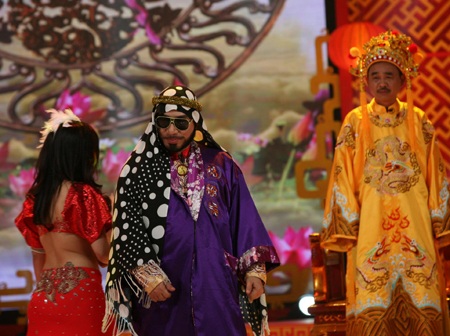 Táo Kinh tế (Quang Thắng) vào chầu với phong cách... trai đẹp bị trục xuất