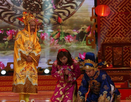 Buổi chầu khép lại với hình ảnh Người dân để lại nhiều suy nghĩ