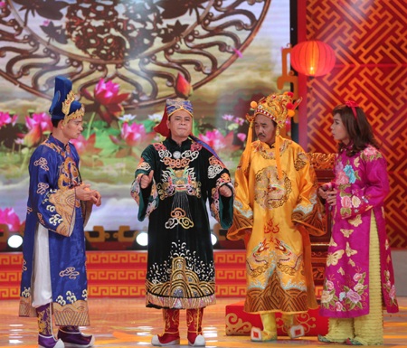 “Táo Giao thông” Tự Long vắt kiệt sinh lực vì 4 đêm diễn trực tiếp - 2 Tự Long vào vai Táo Giao thông trong Táo quân 2014