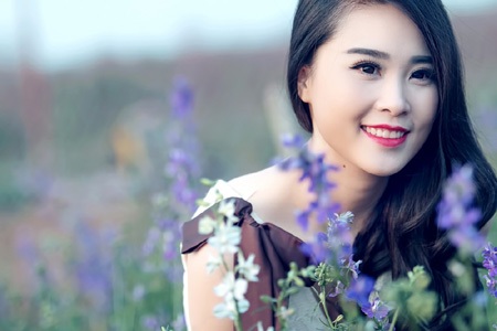 Á khôi áo dài 2005- Lưu Ly khoe sắc giữa vườn xuân - 7 Hào Hoa